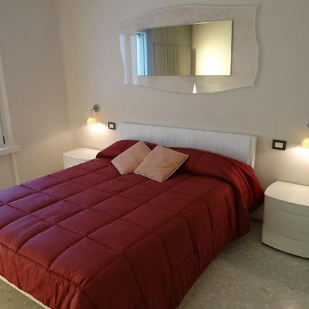Theater Verona Luxury Apartment Δωμάτιο φωτογραφία