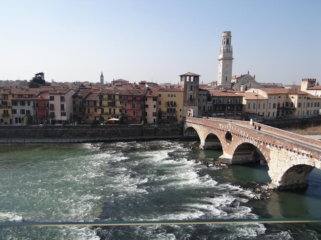 Theater Verona Luxury Apartment Δωμάτιο φωτογραφία
