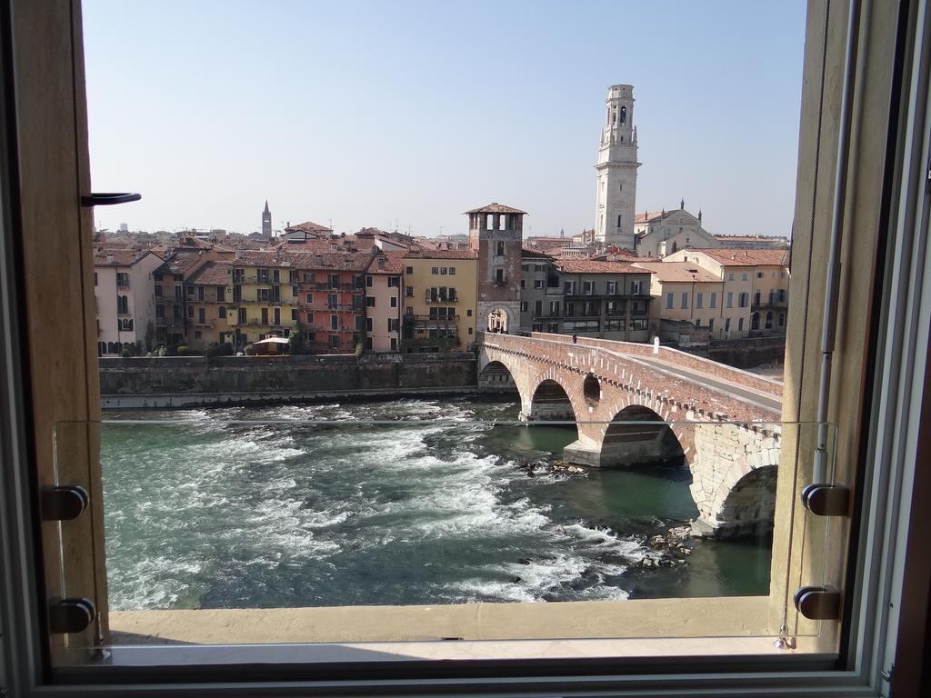 Theater Verona Luxury Apartment Δωμάτιο φωτογραφία