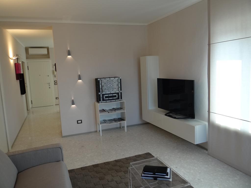 Theater Verona Luxury Apartment Δωμάτιο φωτογραφία