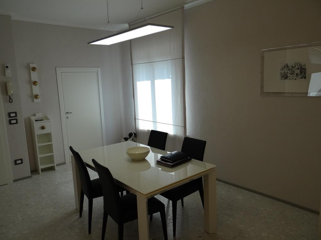 Theater Verona Luxury Apartment Δωμάτιο φωτογραφία