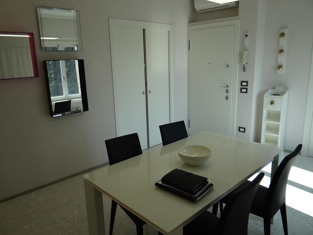 Theater Verona Luxury Apartment Δωμάτιο φωτογραφία
