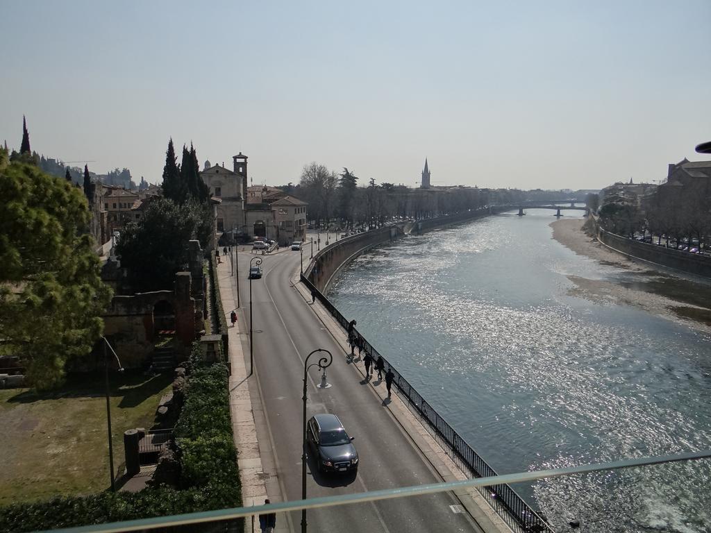 Theater Verona Luxury Apartment Δωμάτιο φωτογραφία