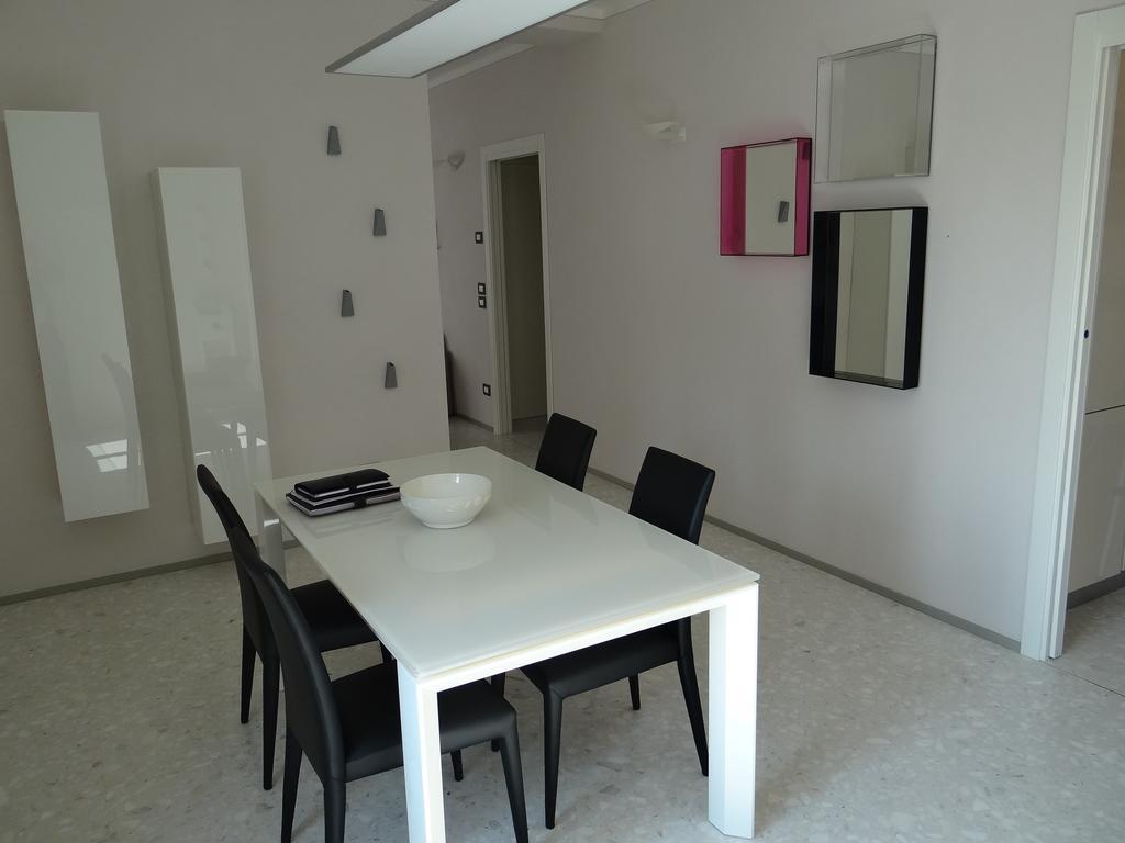 Theater Verona Luxury Apartment Δωμάτιο φωτογραφία